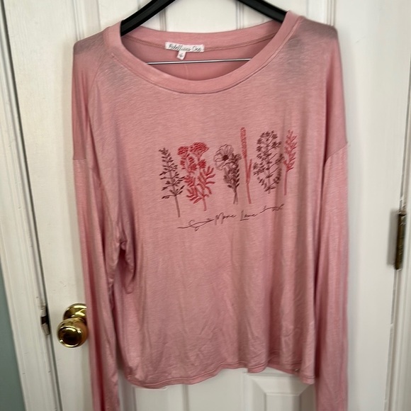 Rebellious One pink tee shirt - Picture 1 of 2